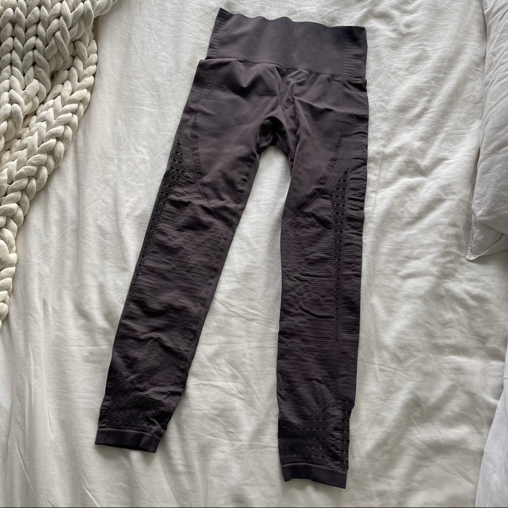 Gym Shark Slate Purple Seamless Workout Leggings 
Size Medium